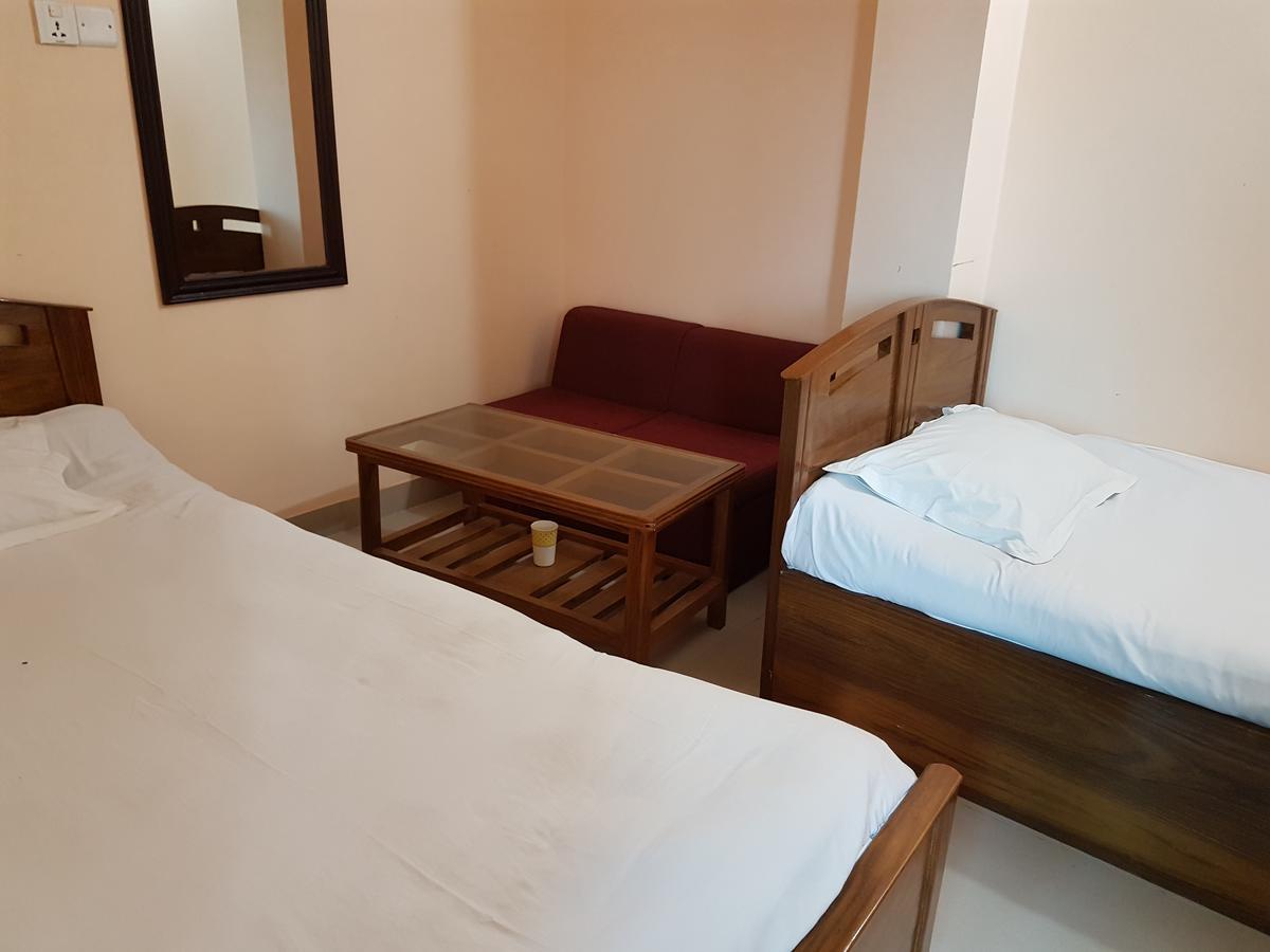 Hotel Diamond Park Dakhin Kattali Zewnętrze zdjęcie