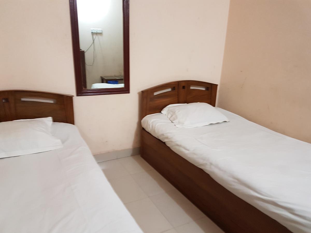 Hotel Diamond Park Dakhin Kattali Zewnętrze zdjęcie